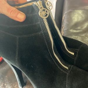 Never worn Michael Koors shoes